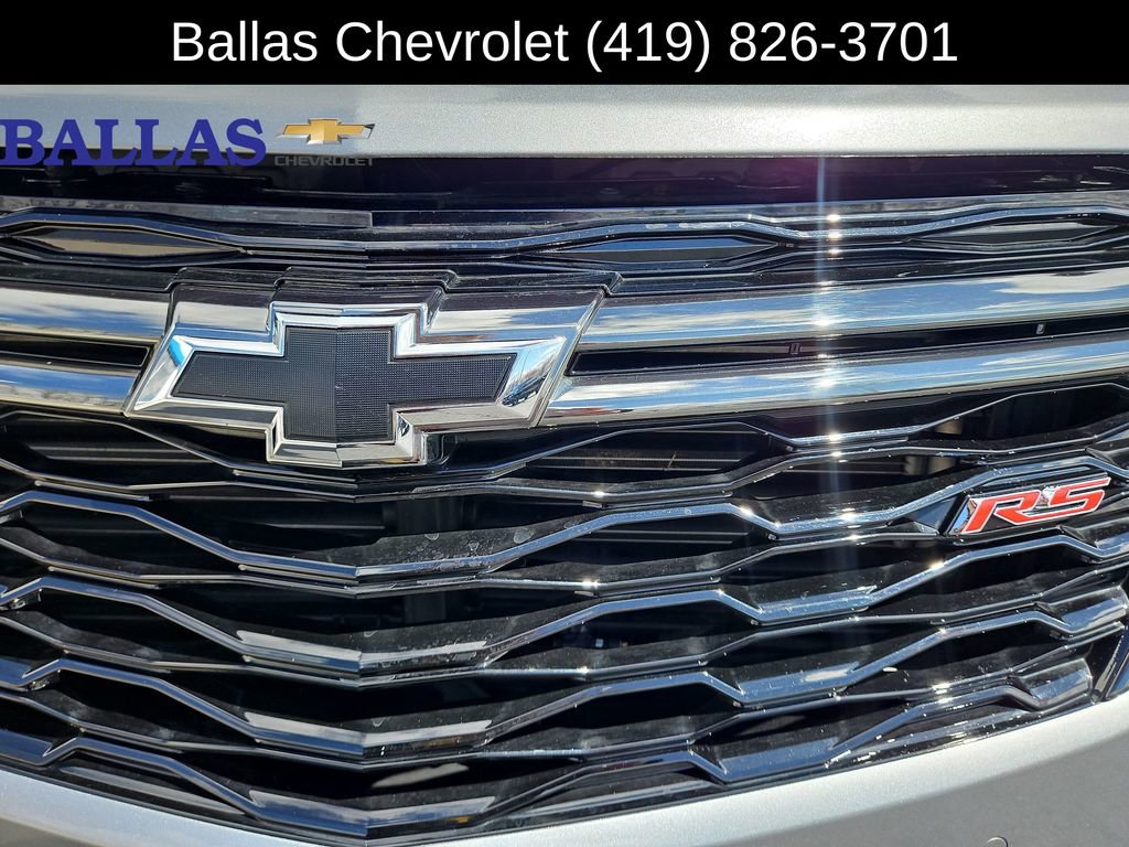 Used 2023 Chevrolet Equinox RS w/ LPO, Cargo Package FWD image 31