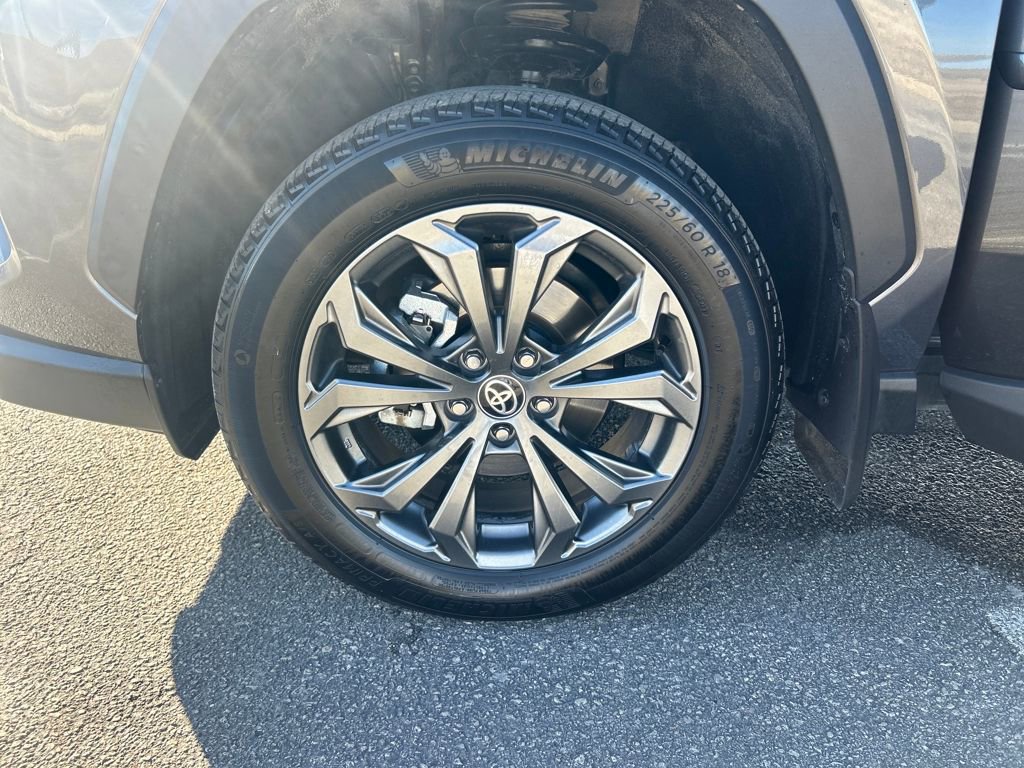 Used 2023 Toyota RAV4 Limited image 31