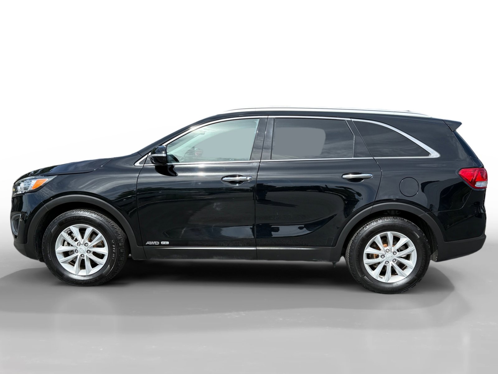 Used 2017 Kia Sorento LX image 2