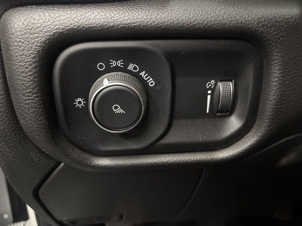 Used 2022 RAM 2500 Tradesman w/ Chrome Appearance Group image 15