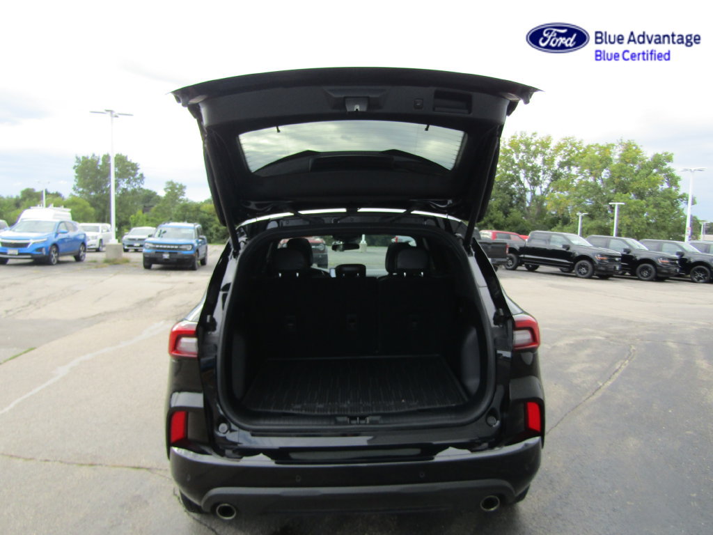 Certified 2024 Ford Escape ST-Line w/ Tech Pack #1 AWD/4WD image 10