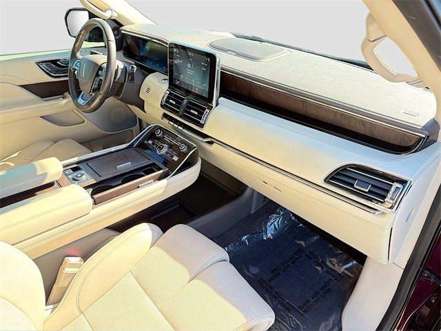Used 2019 Lincoln Navigator Reserve image 15