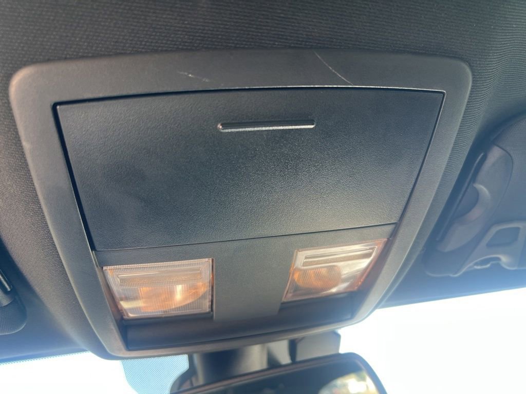 Used 2020 Dodge Challenger SXT RWD image 33