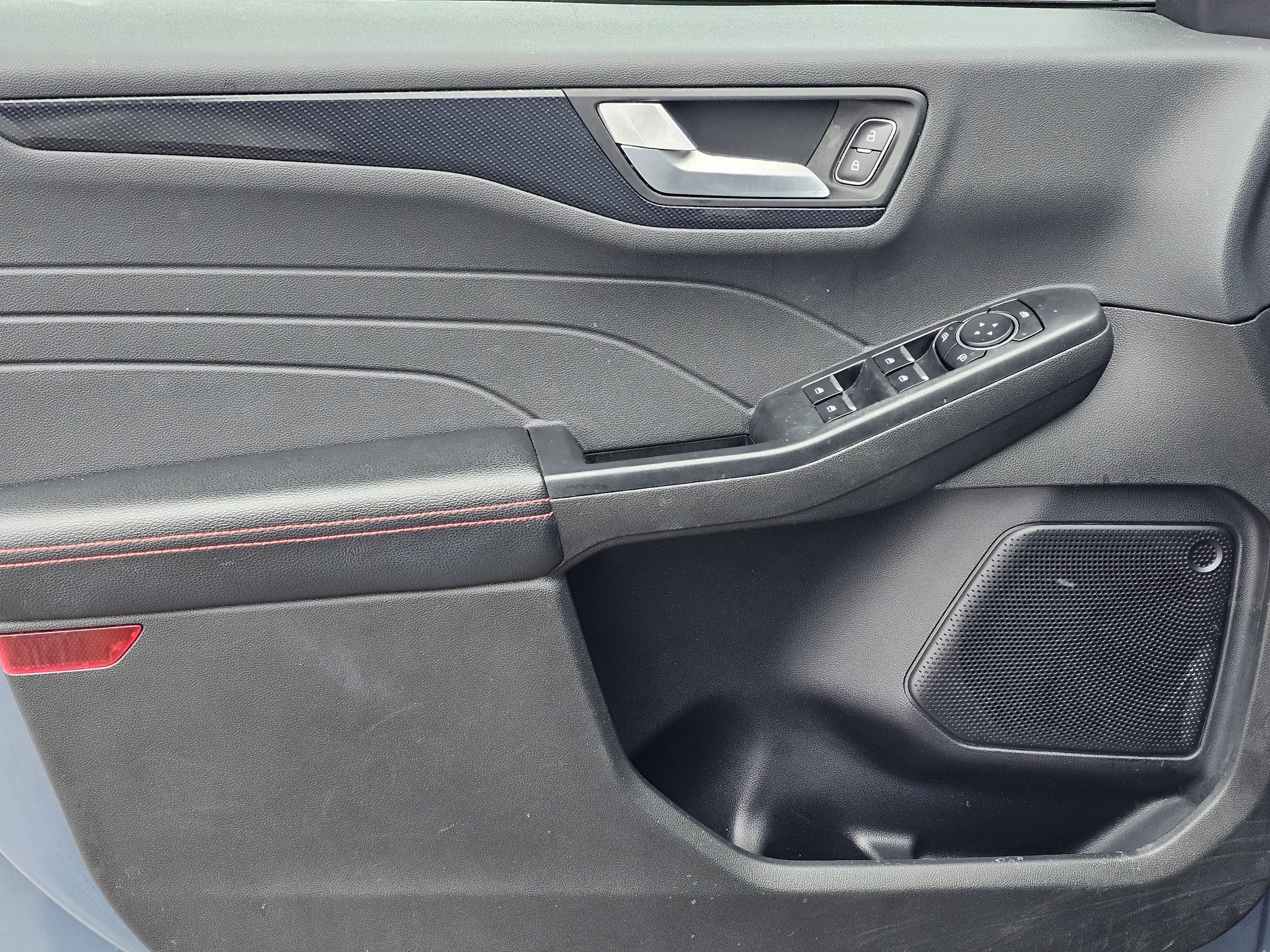 Used 2024 Ford Escape ST-Line image 14