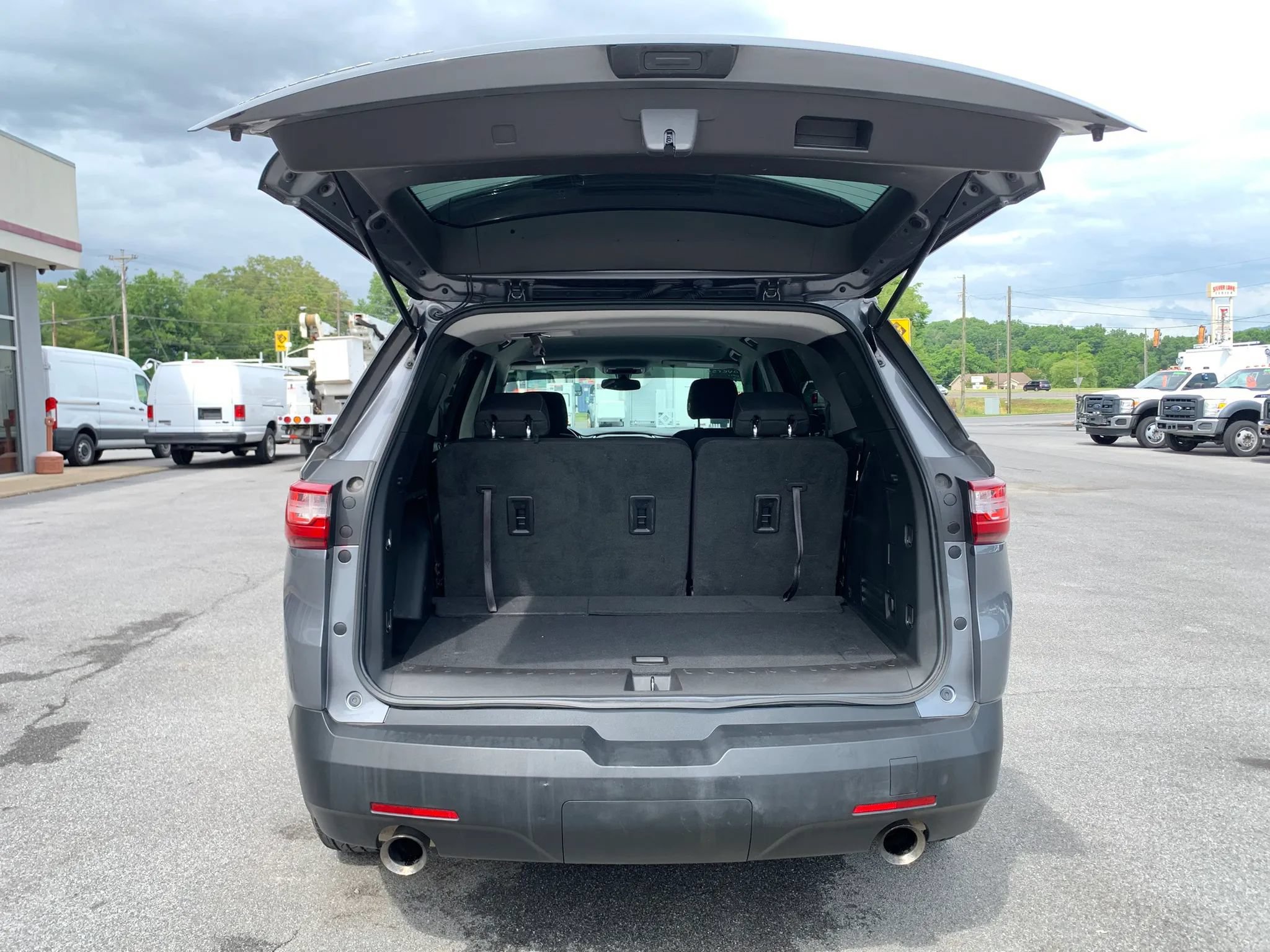 Used 2020 Chevrolet Traverse LS AWD/4WD image 30