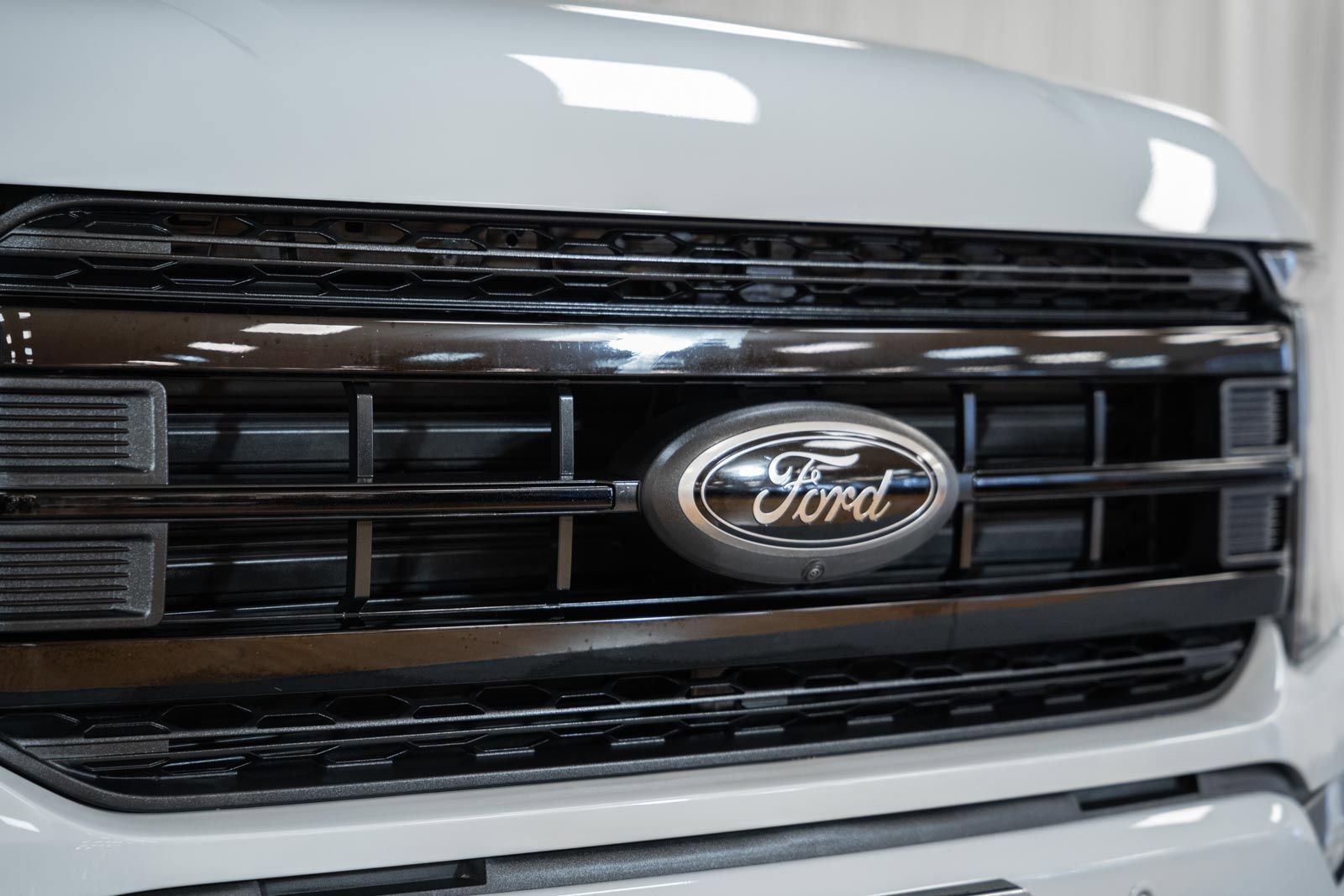 Used 2023 Ford F150 Lariat w/ Equipment Group 502A High image 14