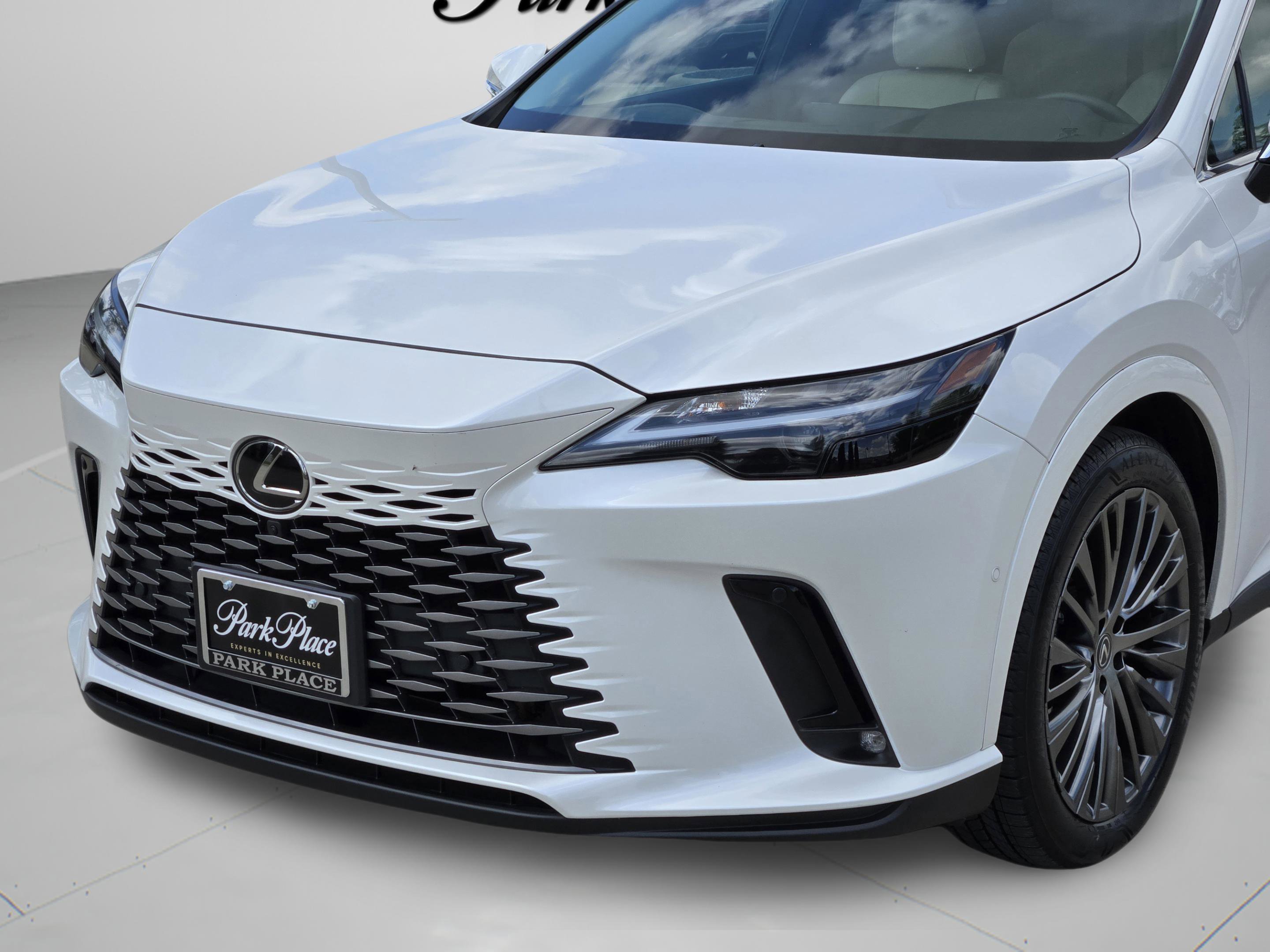 Used 2023 Lexus RX 350 FWD w/ Accessory Package image 10