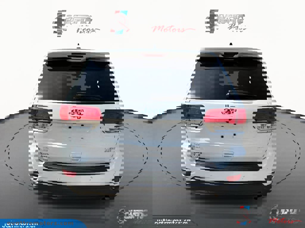 Used 2018 Jeep Grand Cherokee Laredo image 5