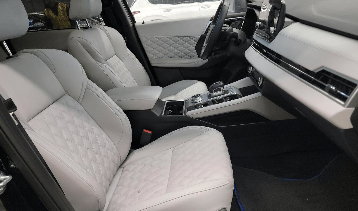 Used 2025 Mitsubishi Outlander SEL AWD/4WD image 10