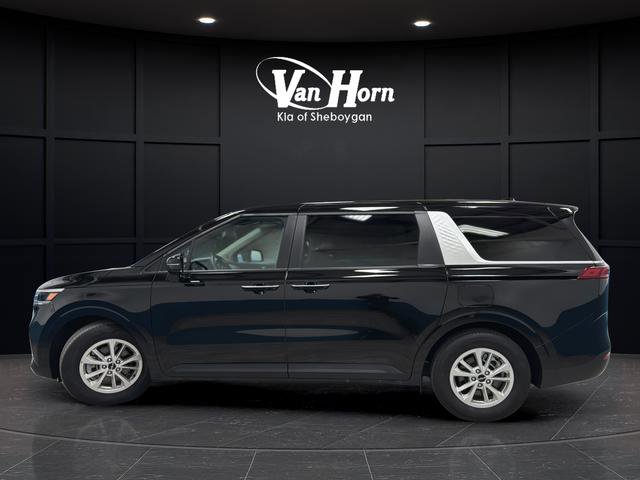 Used 2024 Kia Carnival LX FWD image 4