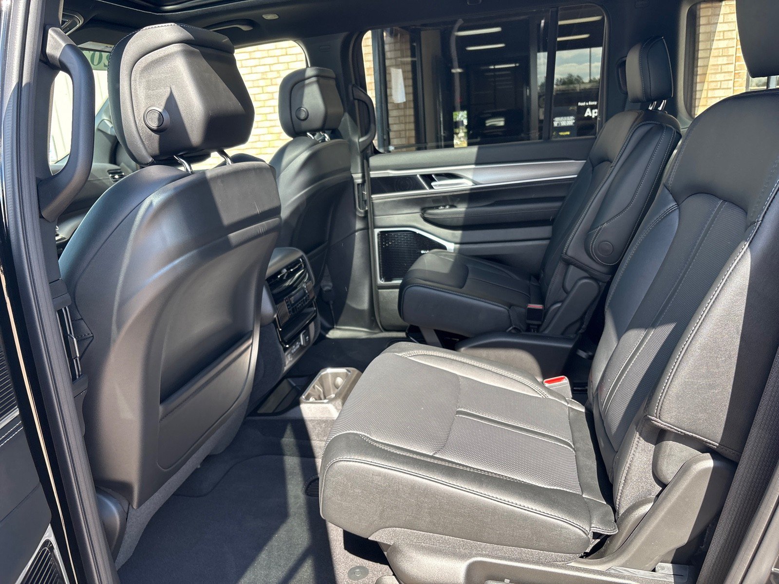 New 2026 Jeep Grand Wagoneer Limited w/ Premium Group II AWD/4WD image 4