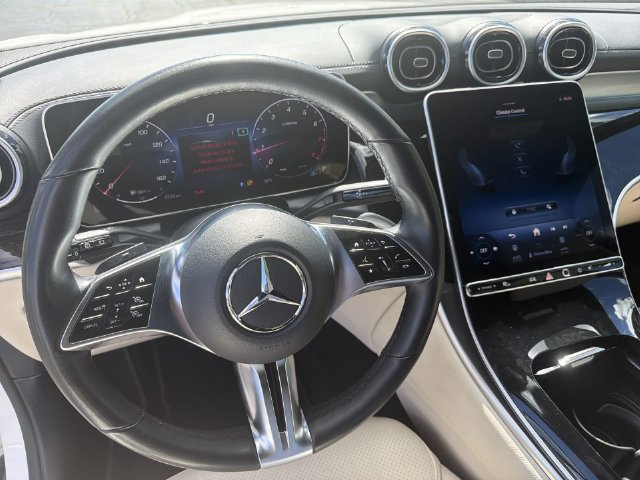 Used 2024 Mercedes-Benz GLC 300 4MATIC image 18
