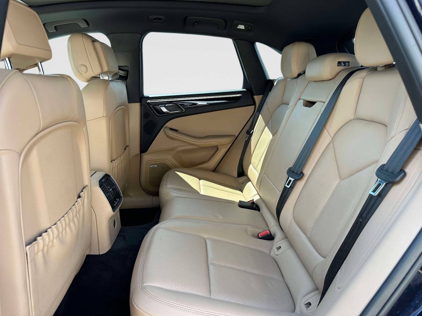 Used 2019 Porsche Macan AWD/4WD image 12