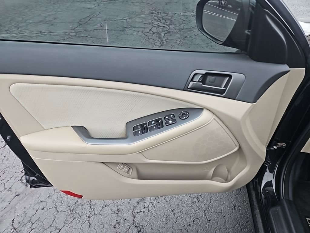 Used 2012 Kia Optima LX image 9