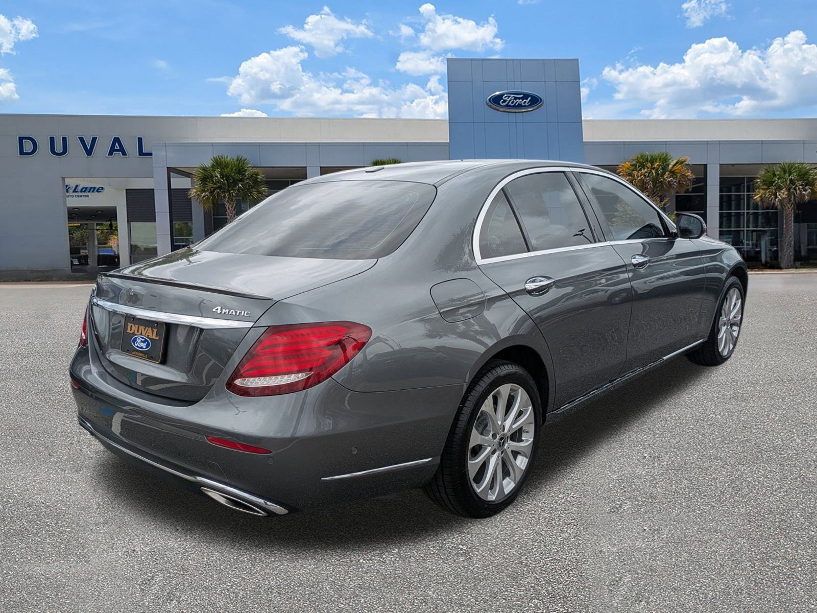 Used 2019 Mercedes-Benz E 300 4MATIC image 3