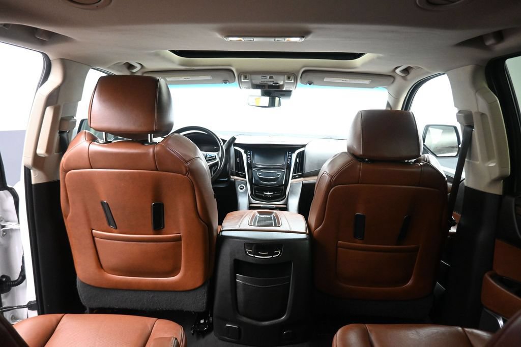 Used 2019 Cadillac Escalade ESV Luxury AWD/4WD image 41