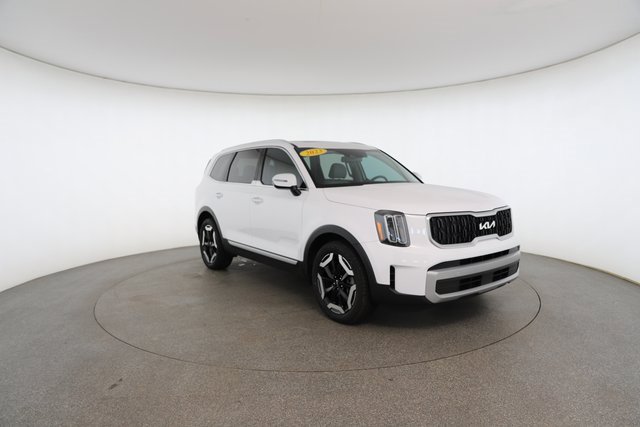 Used 2023 Kia Telluride EX w/ EX Captain's Chair Package image 27