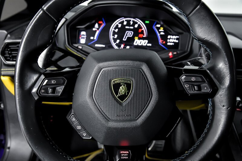 Used 2021 Lamborghini Huracan EVO RWD image 28