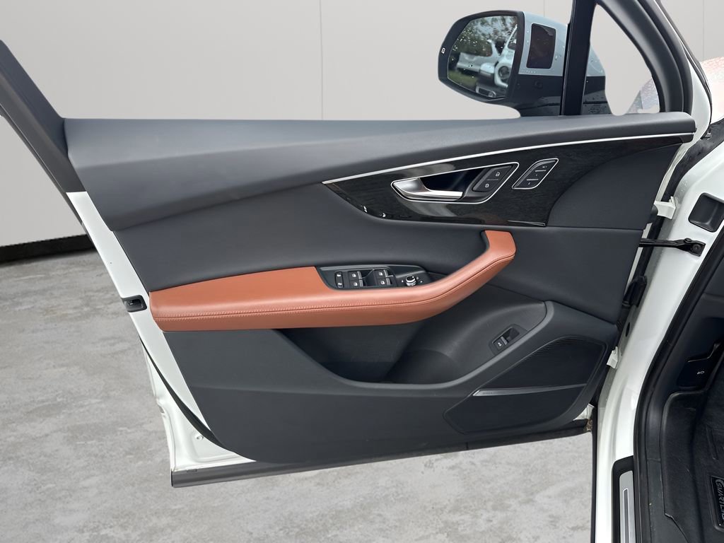 Used 2021 Audi Q7 3.0T Premium Plus w/ Executive Package image 25