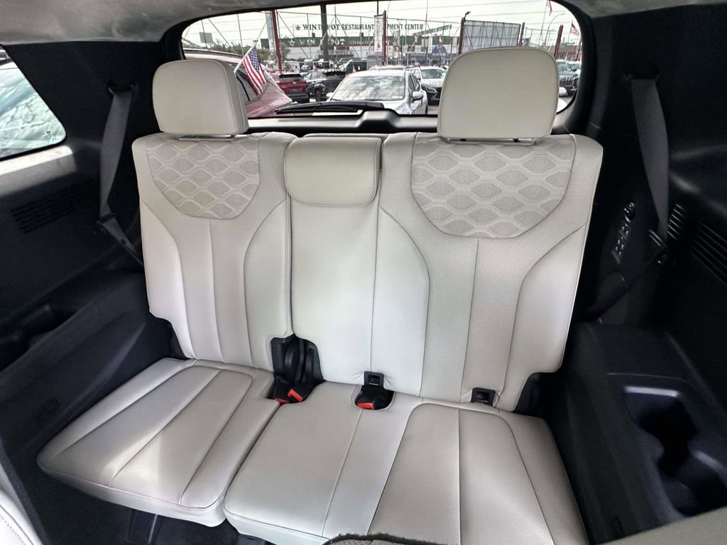 Used 2022 Hyundai Palisade Calligraphy w/ Cargo Package image 14