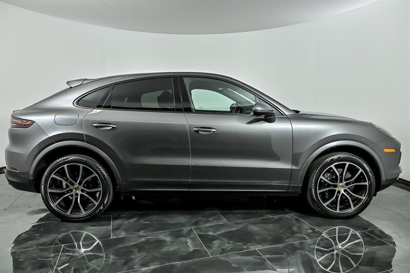 Used 2021 Porsche Cayenne Coupe AWD/4WD image 10