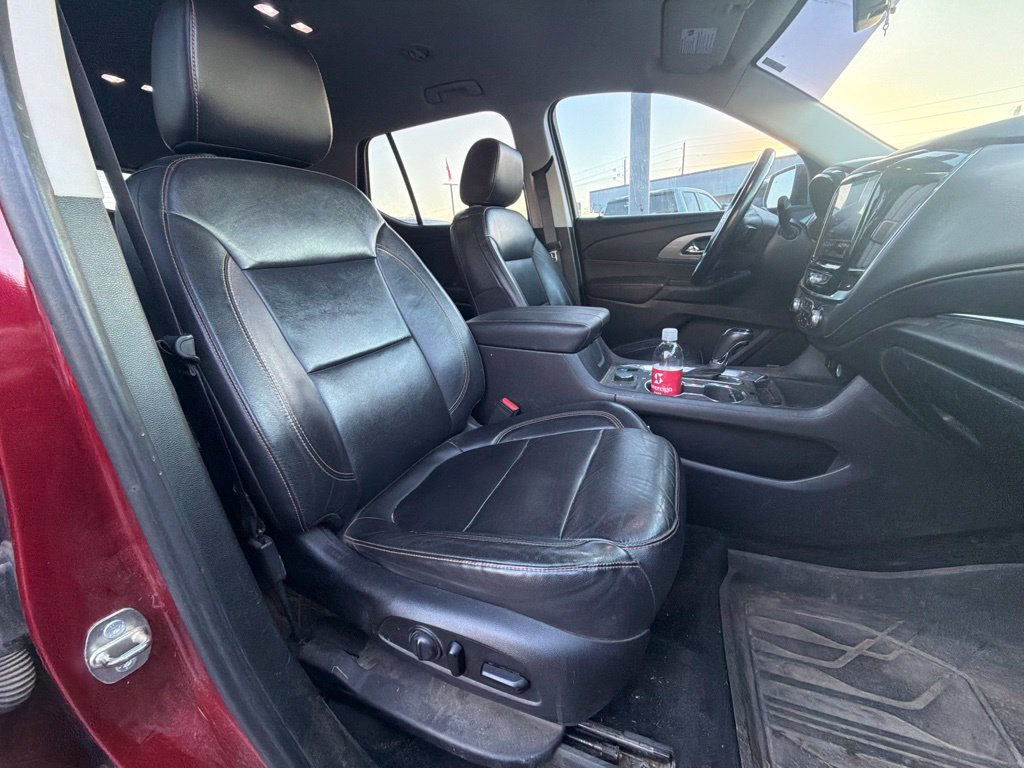Used 2020 Chevrolet Traverse RS w/ LPO, Floor Liner Package FWD image 10