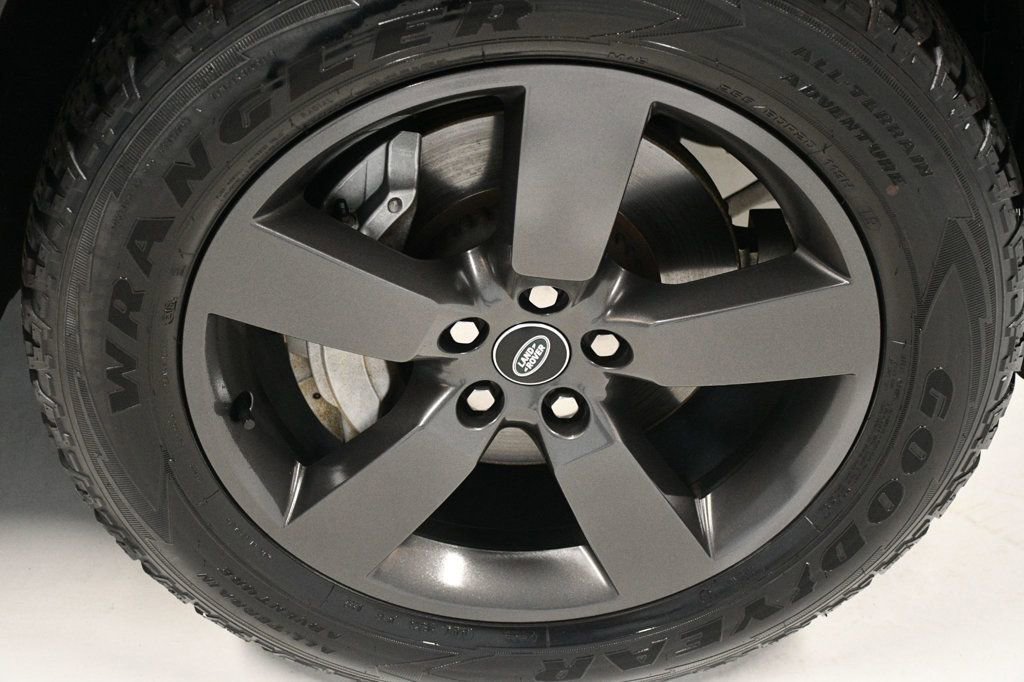 Used 2023 Land Rover Defender 110 X-Dynamic SE image 19