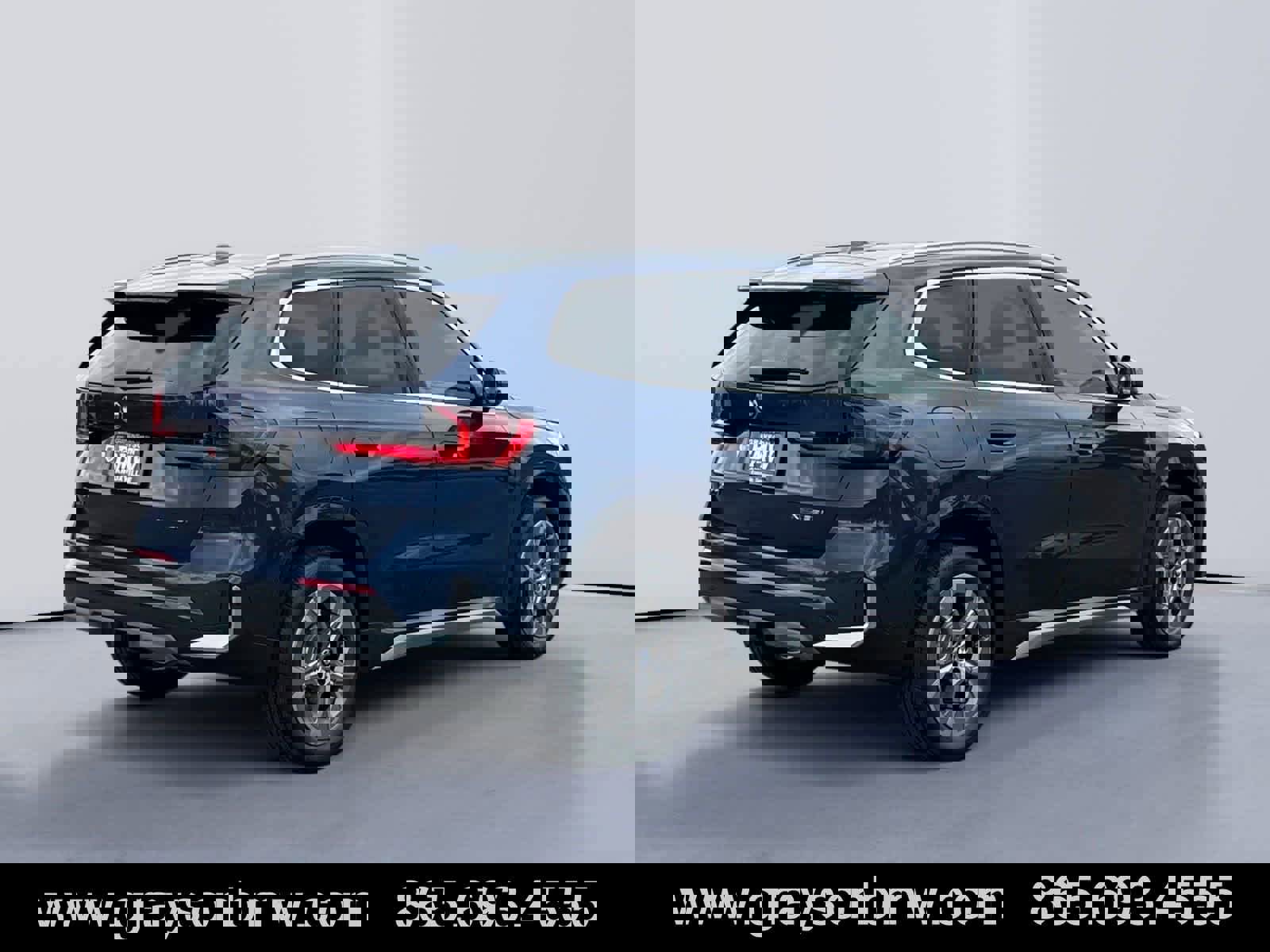 Used 2025 BMW X1 xDrive28i w/ Premium Package image 3