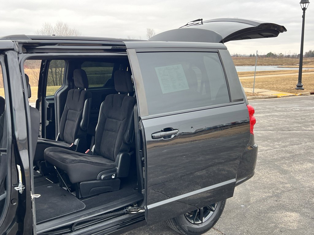 Used 2020 Dodge Grand Caravan SE image 31