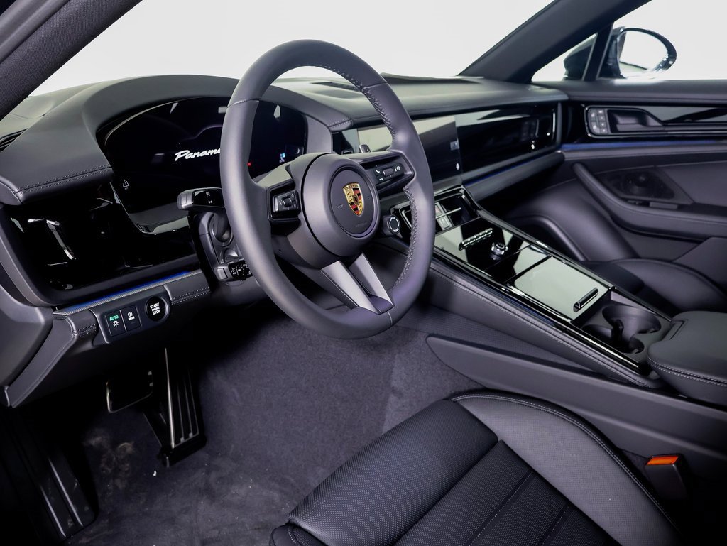 New 2025 Porsche Panamera 4 image 4