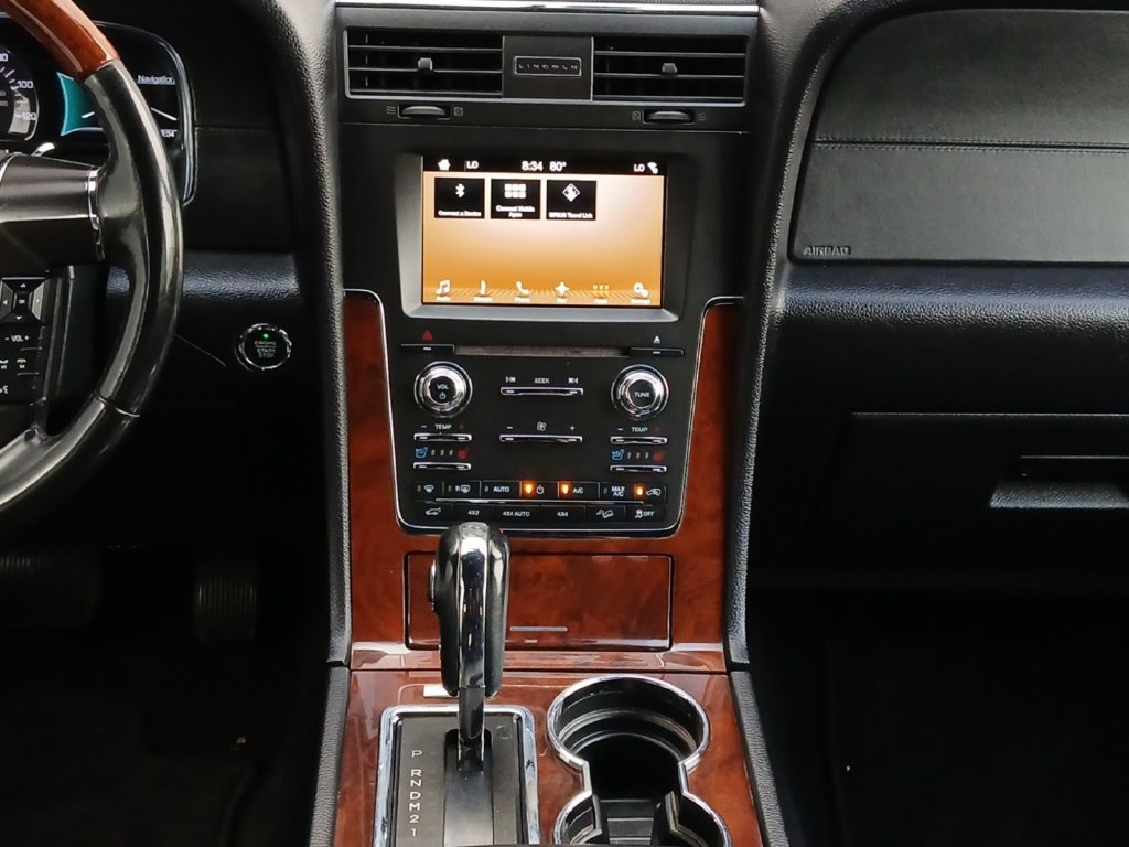 Used 2017 Lincoln Navigator Select AWD/4WD image 3