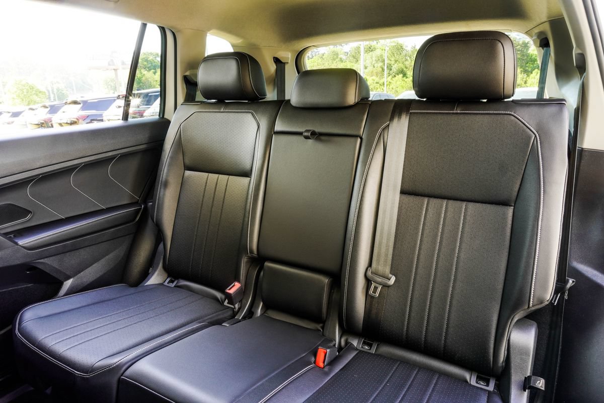 Used 2022 Volkswagen Tiguan SE FWD image 39