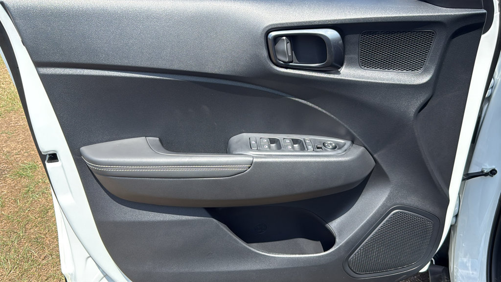 New 2026 Hyundai Venue SEL FWD image 15