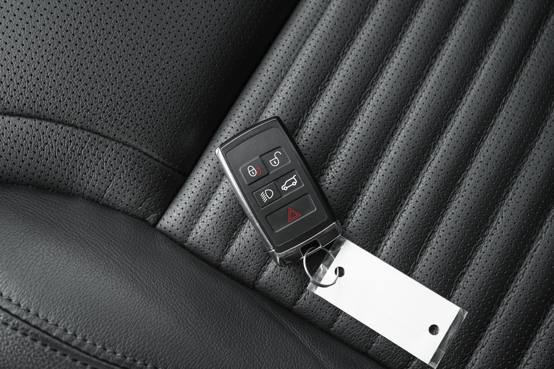 Used 2024 Land Rover Discovery S image 47