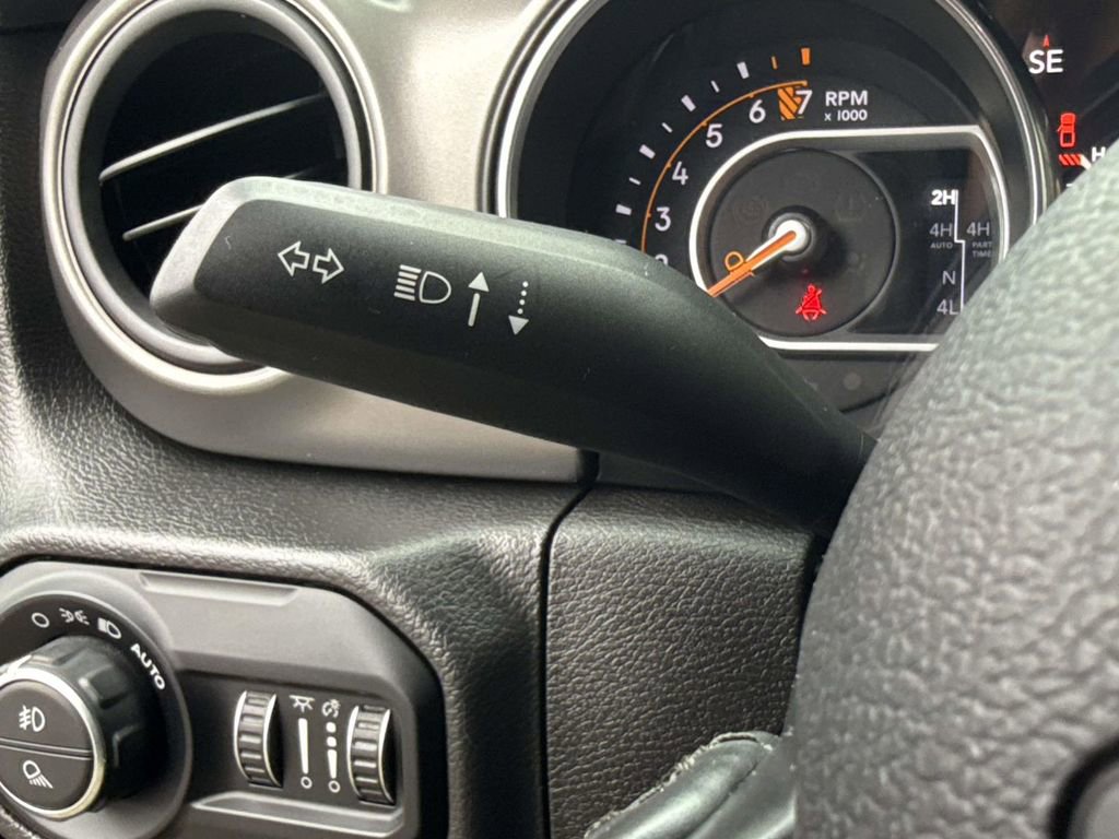 Used 2022 Jeep Gladiator Willys image 25