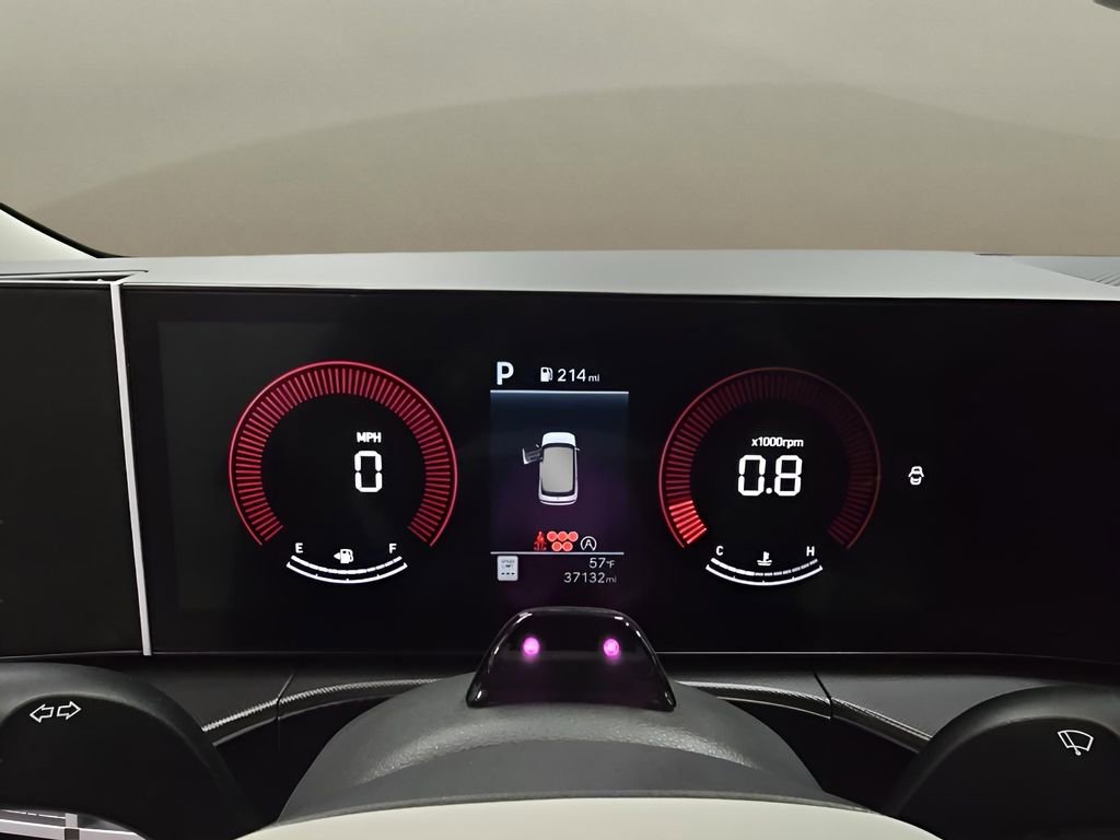 Certified 2025 Hyundai Santa Fe SEL image 29