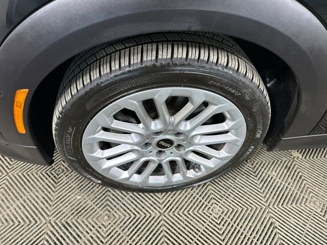 Used 2025 MINI Cooper 2-Door Hardtop image 10