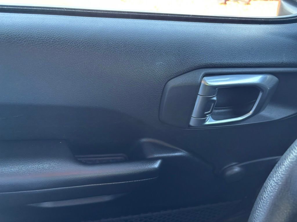 Used 2018 Jeep Wrangler Unlimited Sport image 21