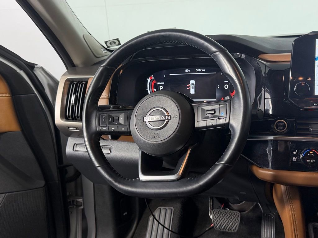 Used 2023 Nissan Pathfinder Platinum image 15