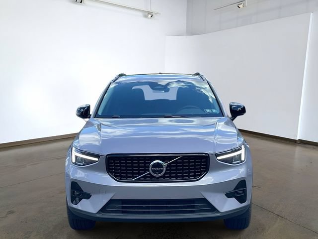 New 2026 Volvo XC40 B5 Plus w/ Climate Package AWD/4WD image 2