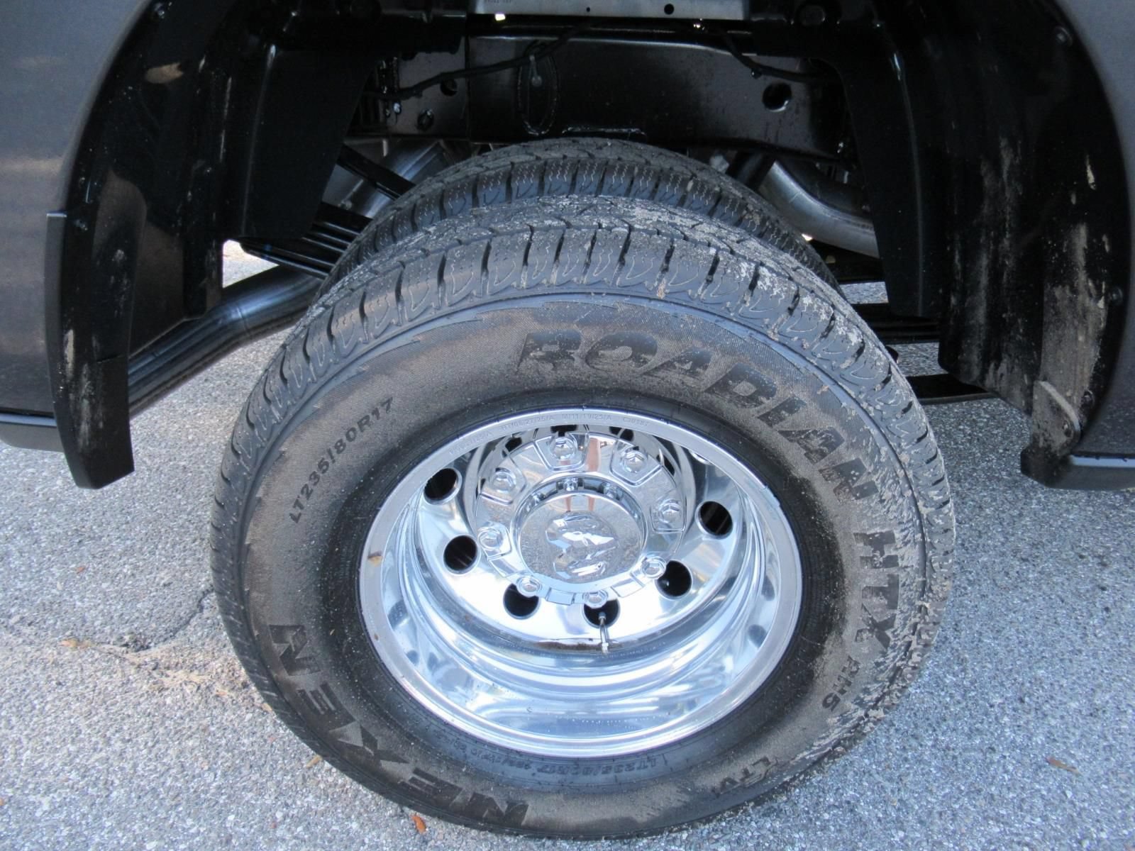New 2026 RAM 3500 Big Horn AWD/4WD image 8
