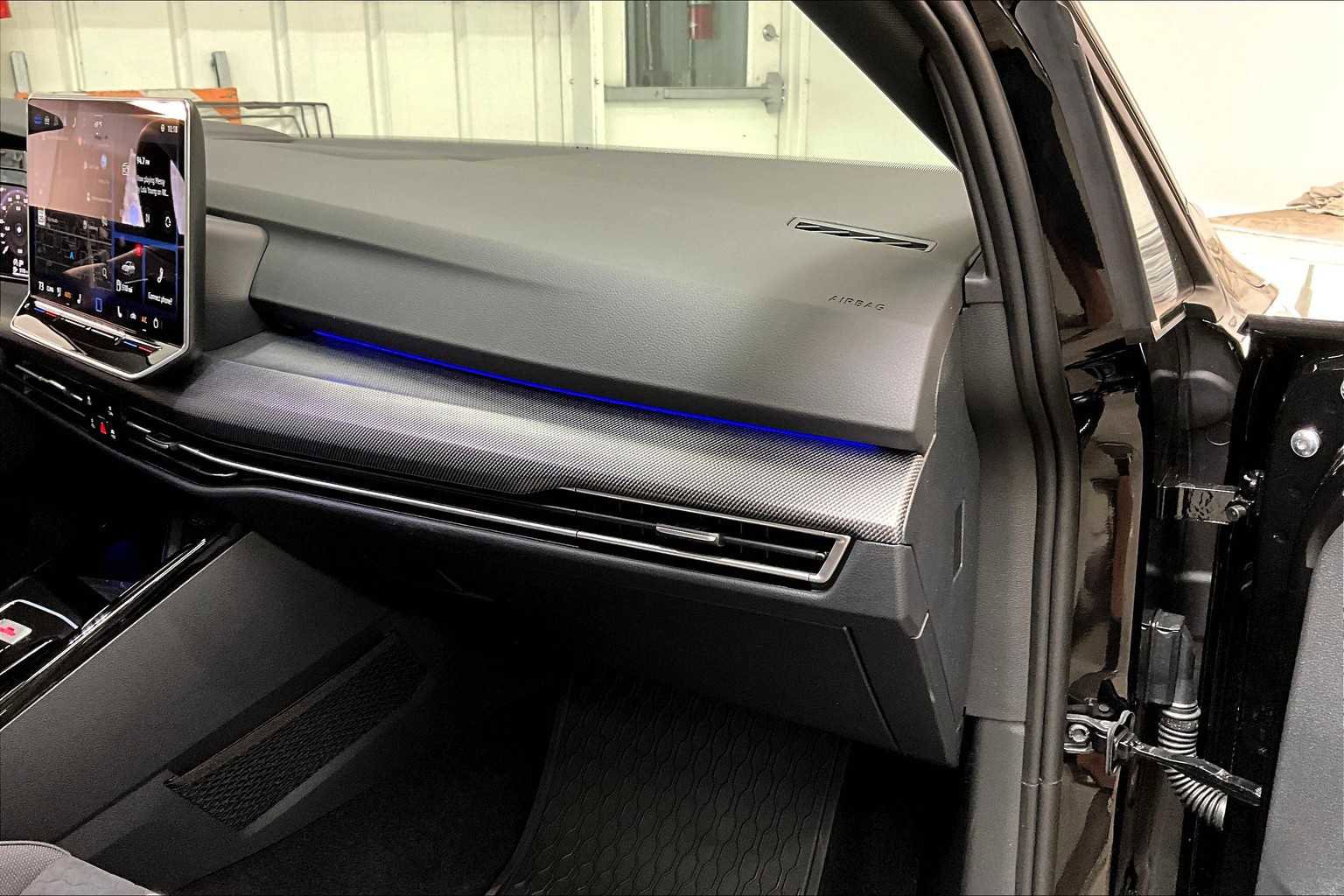 New 2025 Volkswagen GTI SE image 27