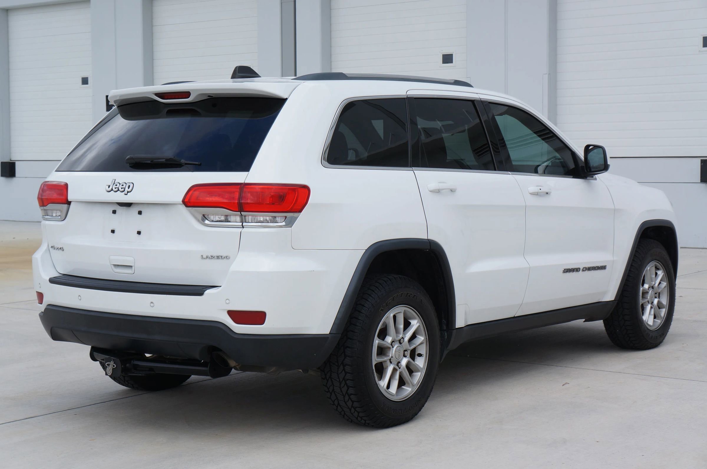 Used 2018 Jeep Grand Cherokee Laredo image 14