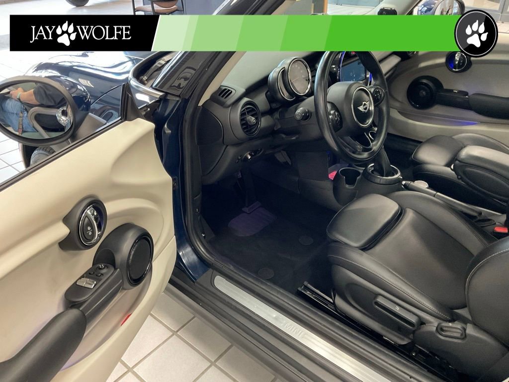 Used 2015 MINI Cooper 2-Door Hardtop image 9