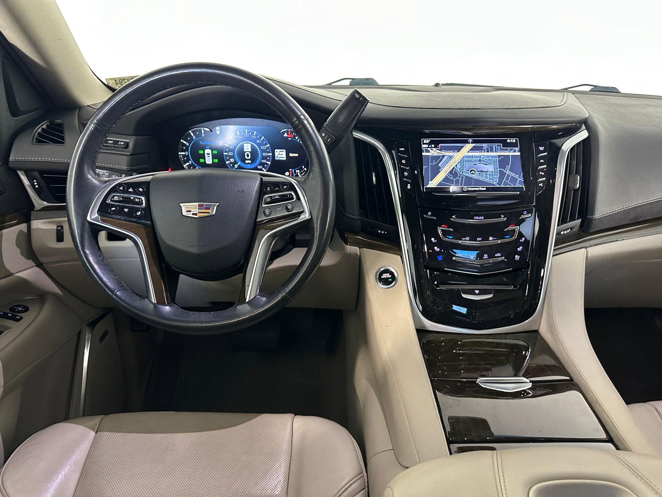 Used 2019 Cadillac Escalade Luxury image 32