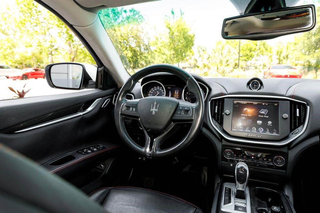 Used 2016 Maserati Ghibli image 17