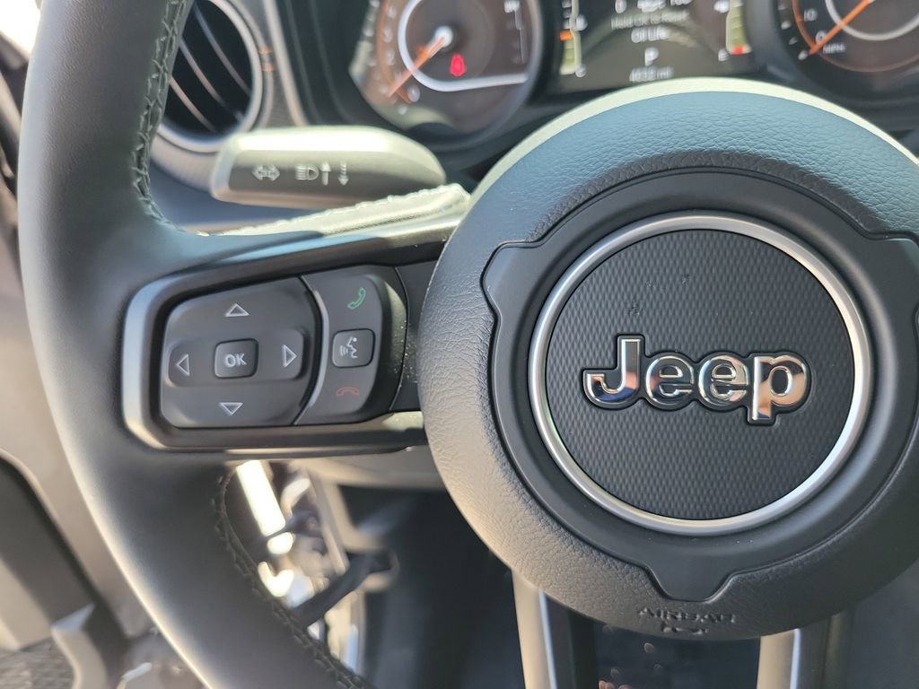 Used 2025 Jeep Gladiator Mojave w/ Steel Bumper Group image 22