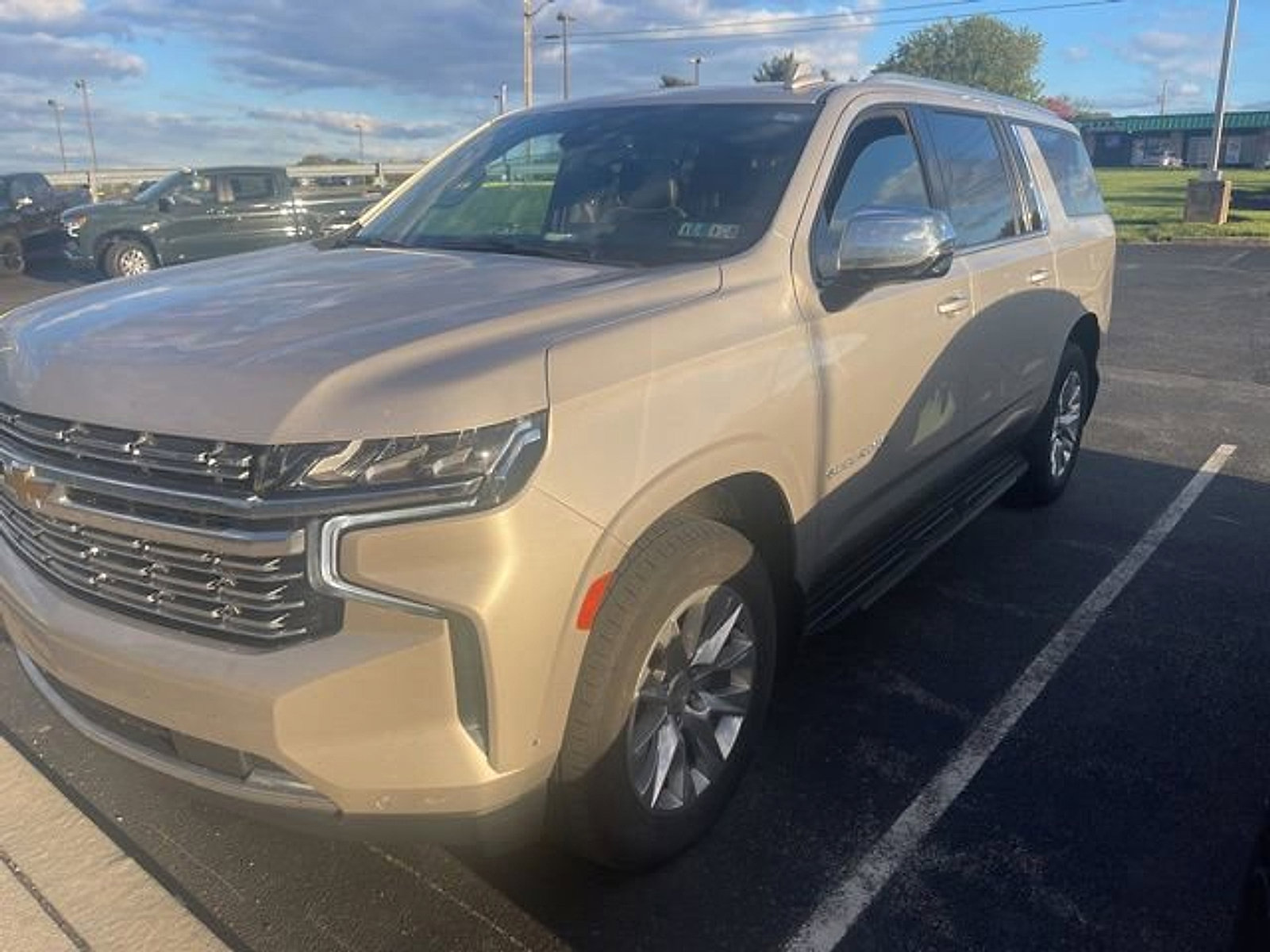 Used 2024 Chevrolet Suburban Premier AWD/4WD image 3