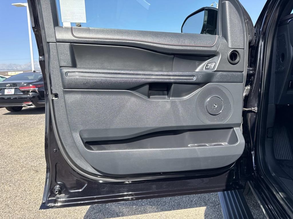 Certified 2022 Ford Expedition Limited image 18
