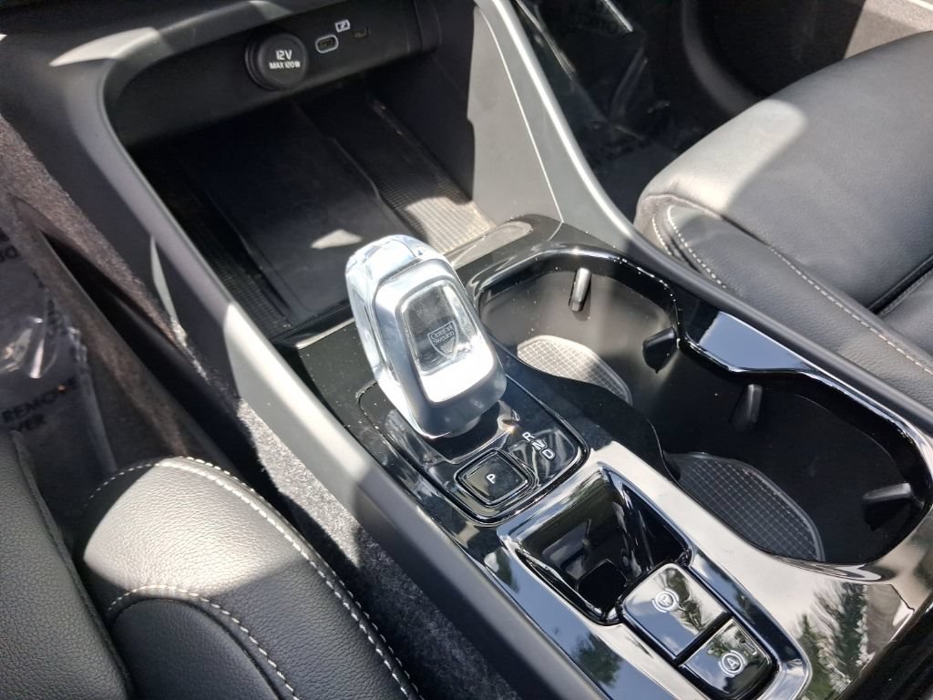 Used 2026 Volvo XC40 B5 Plus AWD/4WD image 21